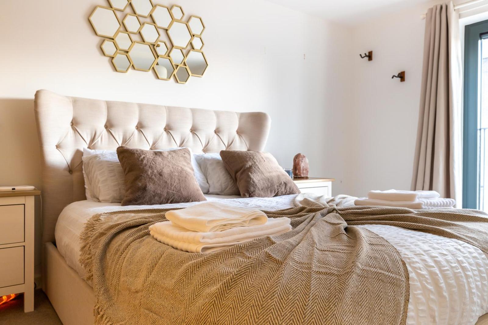 Modern 2bd Flat Near Victoria Apartament Londra