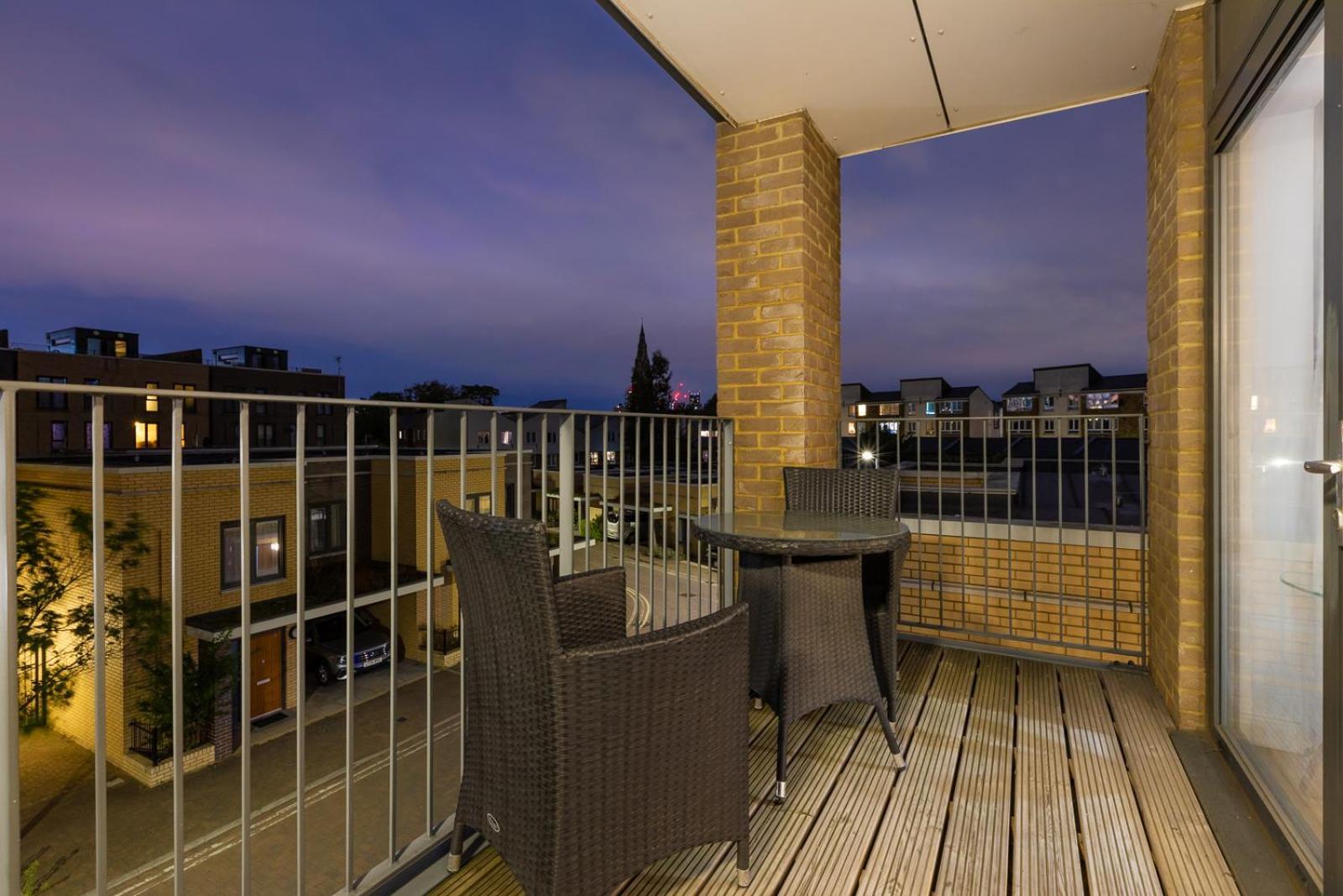 Modern 2bd Flat Near Victoria Londra